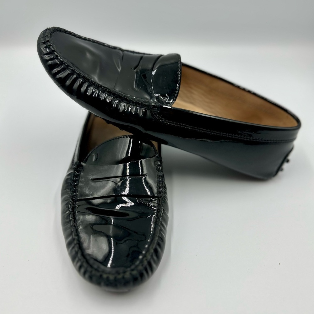 Tod's Women's Gommino Black Patent Leather Loafers. Size 39IT/8 >size CORRECTED